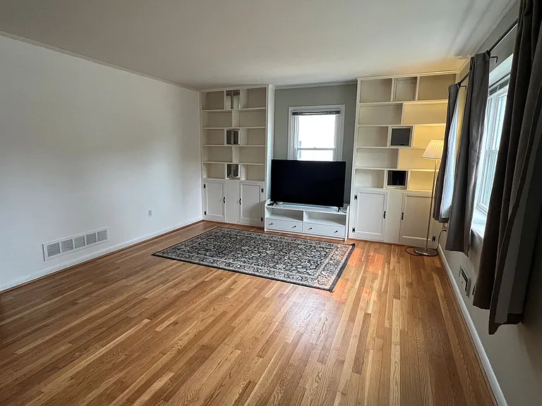 6017 Black Friars Cir — Photo 11