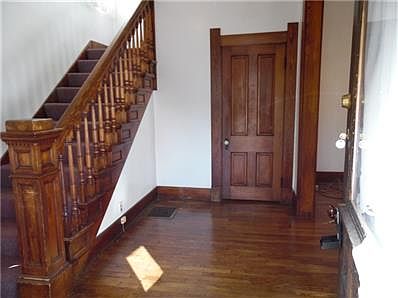Large Foyer with closet