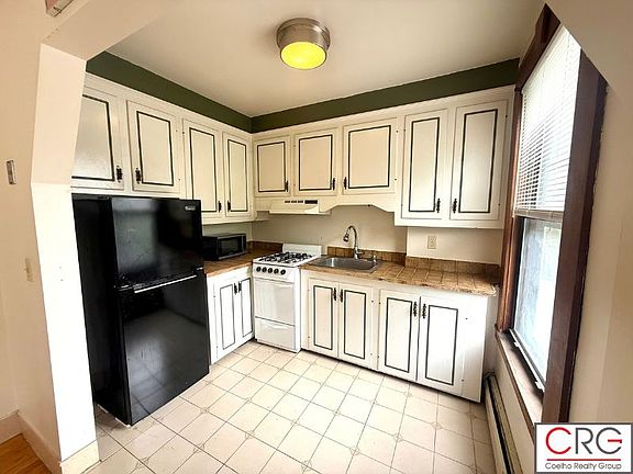 4th image of 7 Wendell St #5