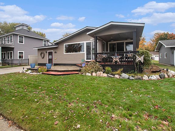2nd image of 308 N Lakeshore Dr