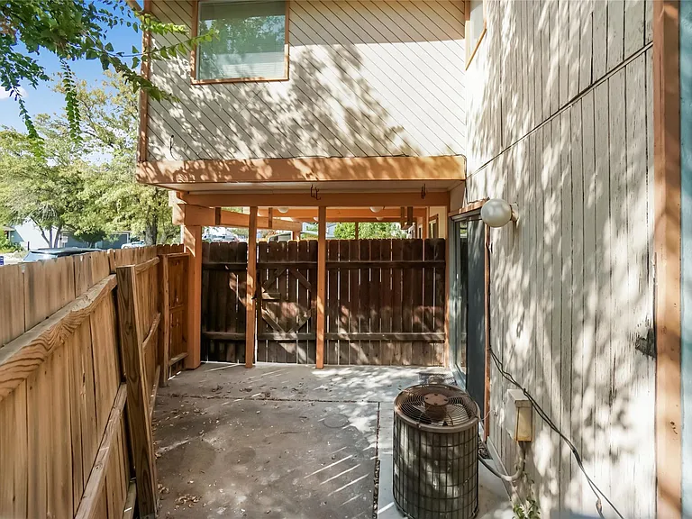 1122 Hollow Creek Dr #1 — Photo 17