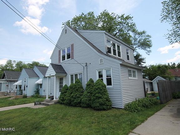 3rd image of 1466 Calvin Ave SE