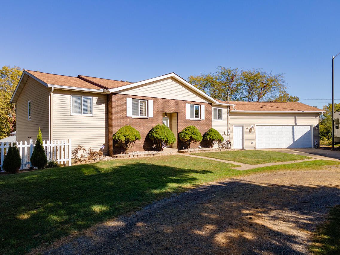 8651 E Ml Ave, Kalamazoo, MI 49048 | Zillow