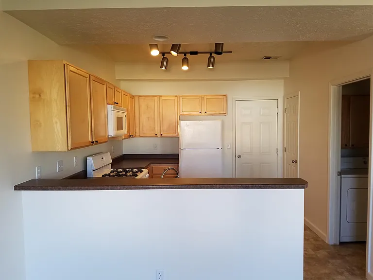 402 Par Ave — Photo 8