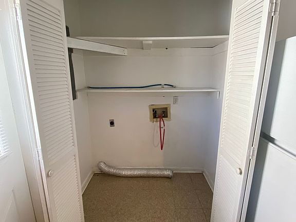 5th image of 727 S Main St APT 55