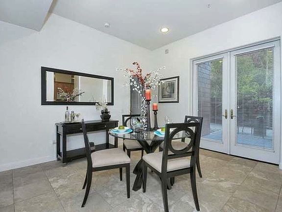 5th image of 435 Sheridan Ave APT 109