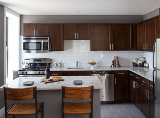 Shoreland, Chicago, IL 60615