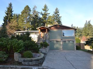 1045 Rosewood Ln, Fircrest, WA 98466