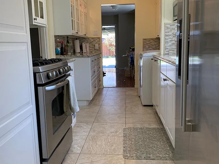 247 Roosevelt Ave — Photo 10