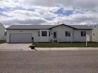 752 Nina Dr — Photo 1