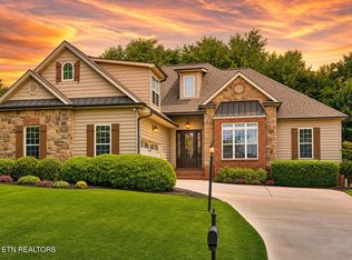 1600 Autumn Tree Ln, Knoxville, TN 37922