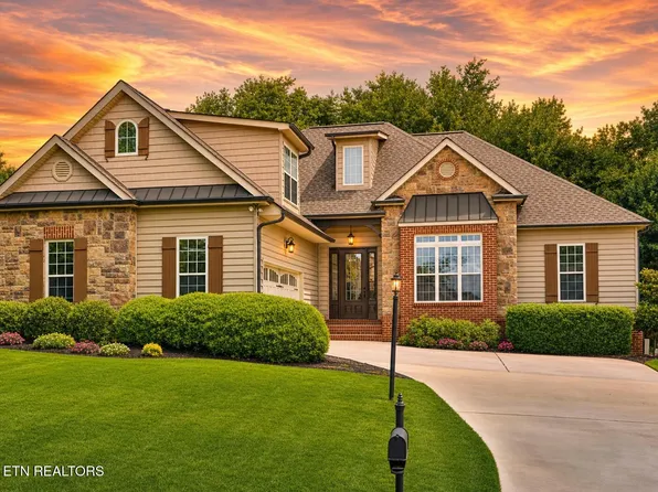 1600 Autumn Tree Ln, Knoxville, TN 37922