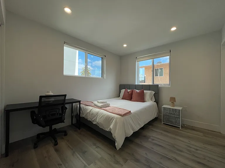 1377 W 36th Pl, Los Angeles, CA 90007 — Photo 18