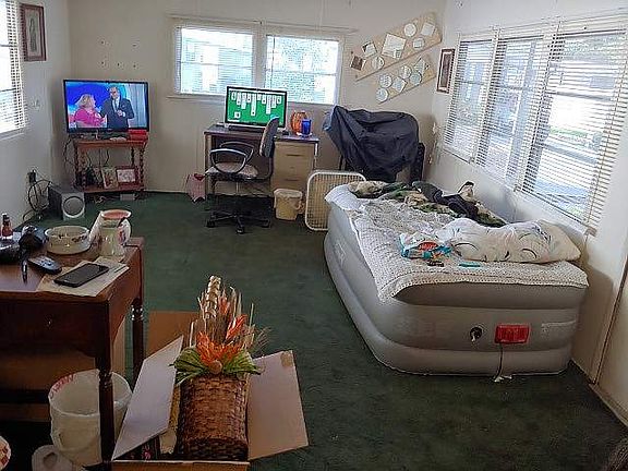 3rd image of 844 W Colonial Cir