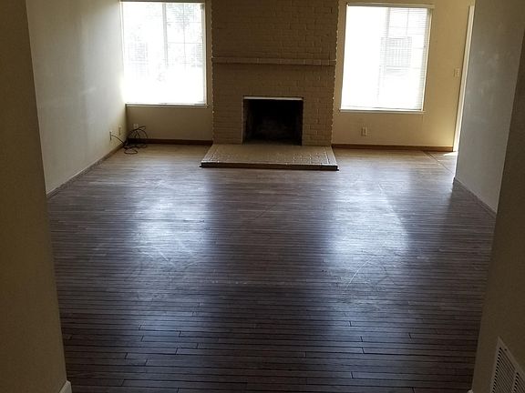 3rd image of 6202 Meridian Ave
