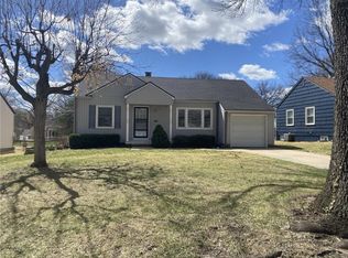 5121 W 72nd St, Prairie Village, KS 66208