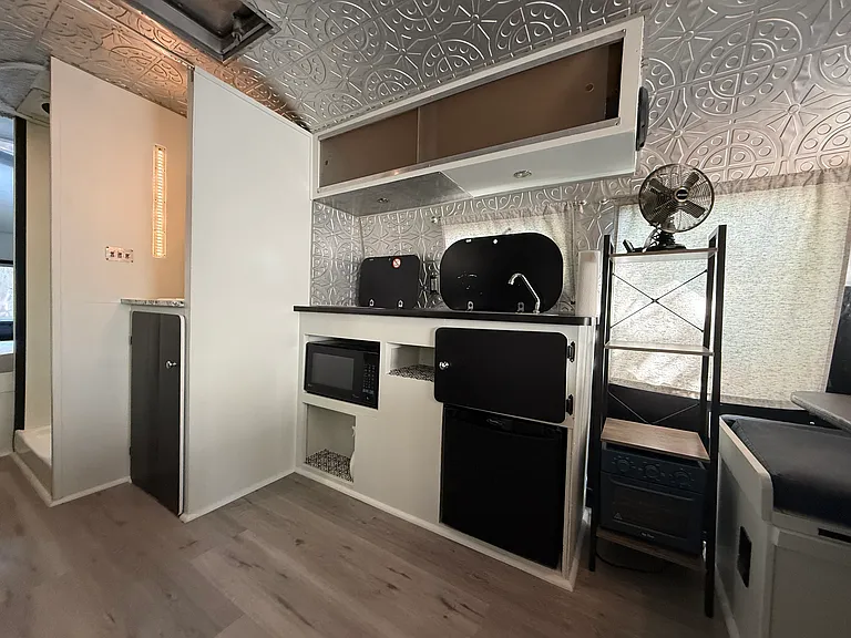 1511 Nickerson St #B — Photo 2