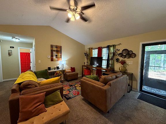 4th image of 164 Sims Rd