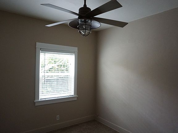 5th image of 109 Bennett Ave APT A