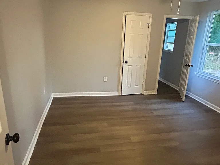 3412 Charles St — Photo 8
