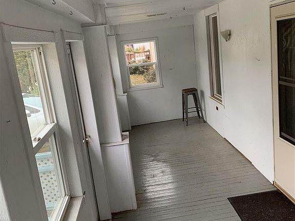 3rd image of 410 2nd Ave