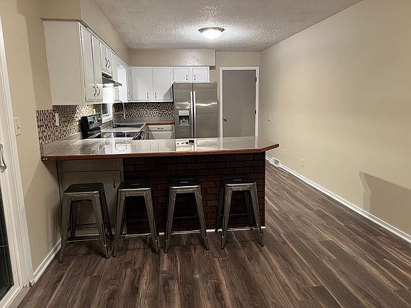 5th image of 1205 SE Belmont Dr