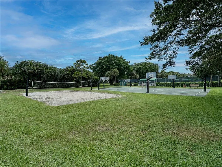 2908 Banyan Boulevard Cir NW — Photo 92