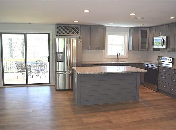 4th image of 617 Westside Dr