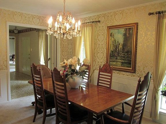 4th image of 2406 Culpeper Dr