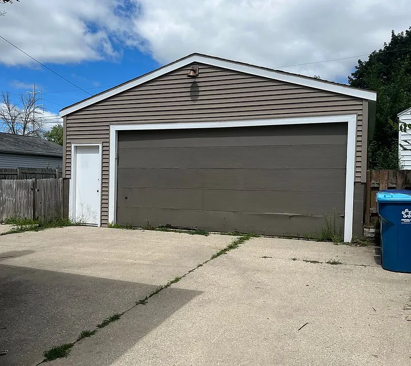 926 Kern St