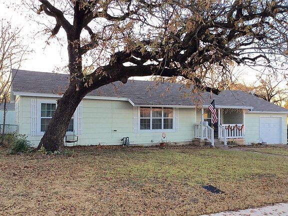 3rd image of 3033 Oakwood St