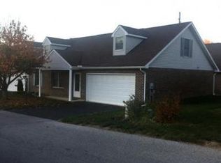 605 Chicory Spring Ct, Waynesboro, PA 17268