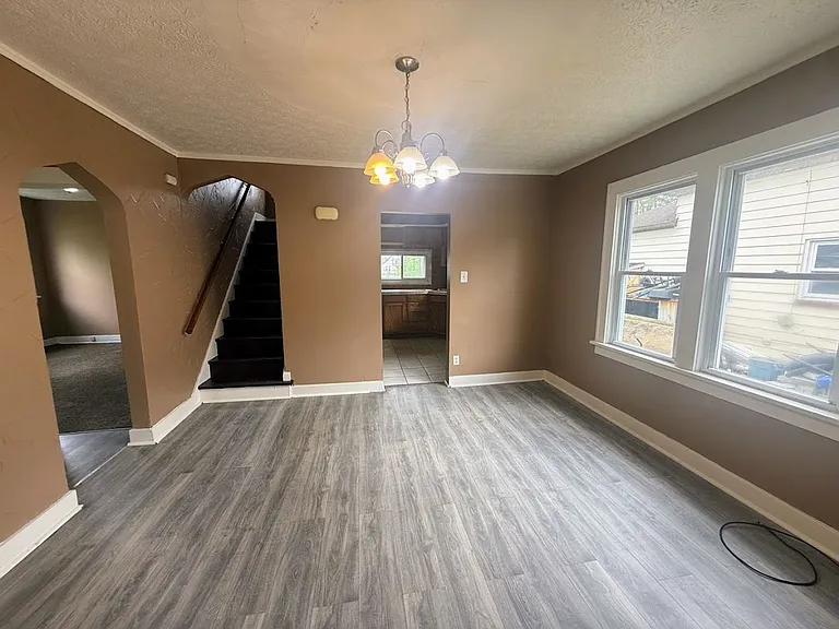 601 Glendora Ave — Photo 4
