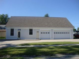 901 8th Ave, Belle Plaine, IA