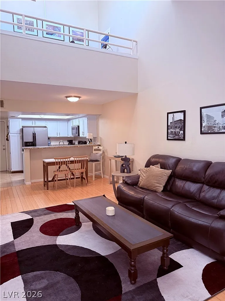 2 bed, 2.0 bath, 1186 sqft, $2,350 — Photo 4