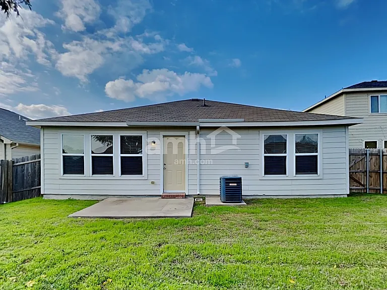 925 Hawthorne Rd — Photo 20