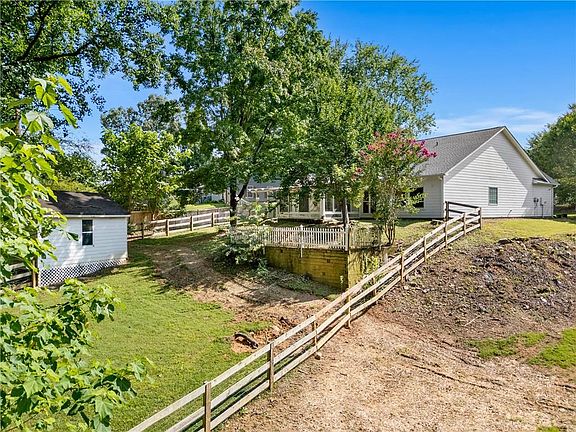 3rd image of 1525 Keystone Dr