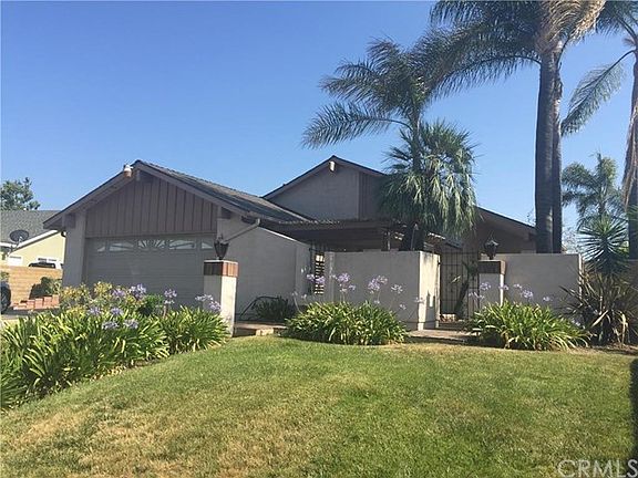 Private Front Courtyard