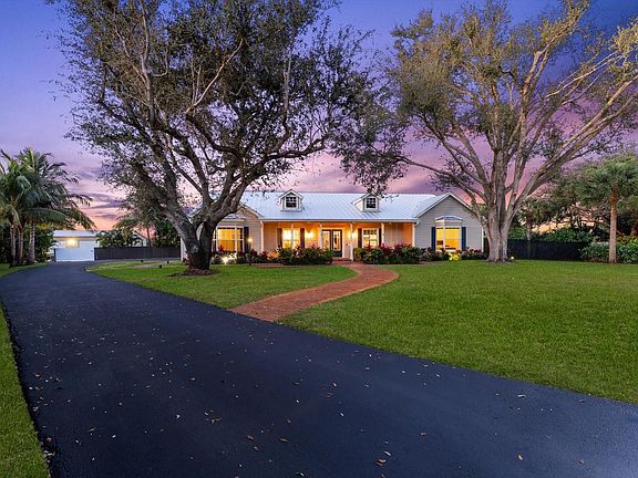 3rd image of 12625 Oak Arbor Lane