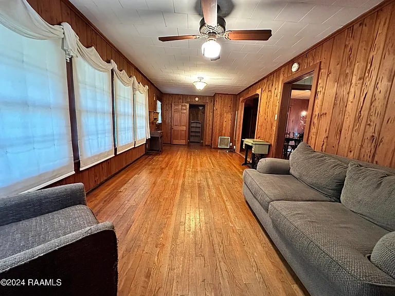 115 Fallbrook Ave — Photo 3