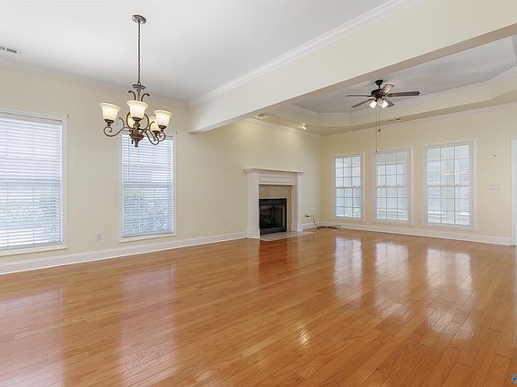 4th image of 46 Grandwood Ln