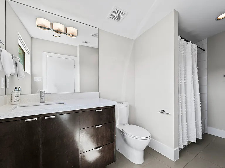 1517 Driscoll St — Photo 18