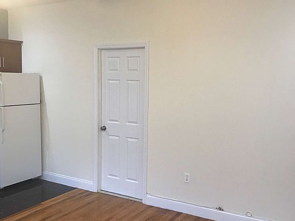 4th image of 228 W 116th St APT 4A