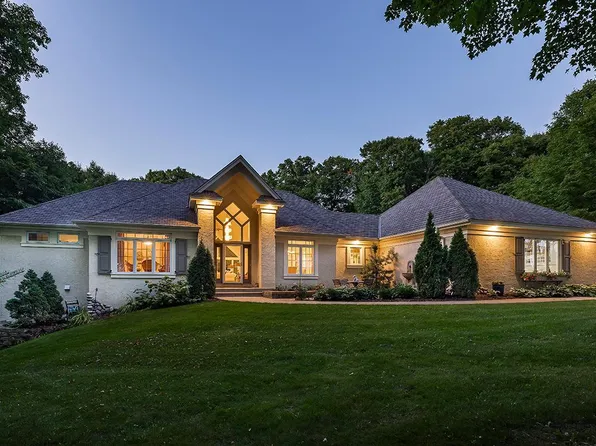 8570 Maple View Dr, Cologne, MN 55322