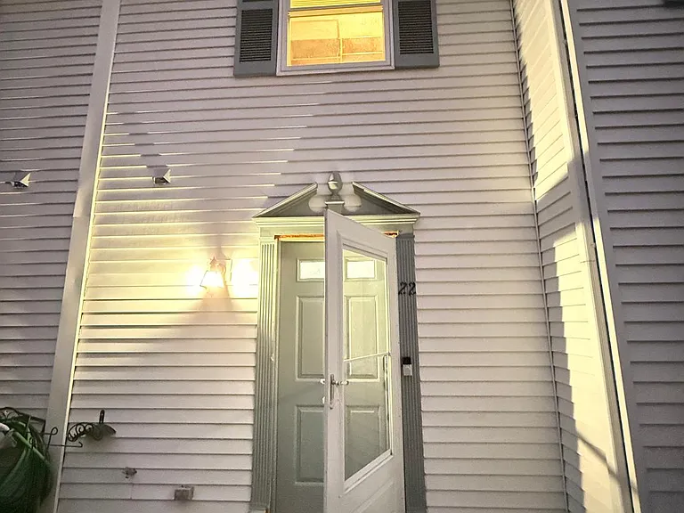 22 Old Orchard Dr — Photo 3