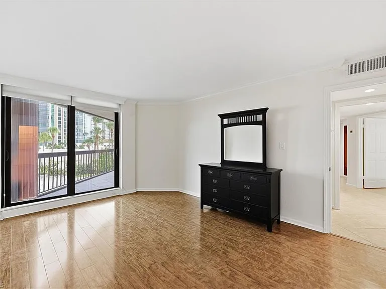 4551 Gulf Shore Blvd N #200 — Photo 17