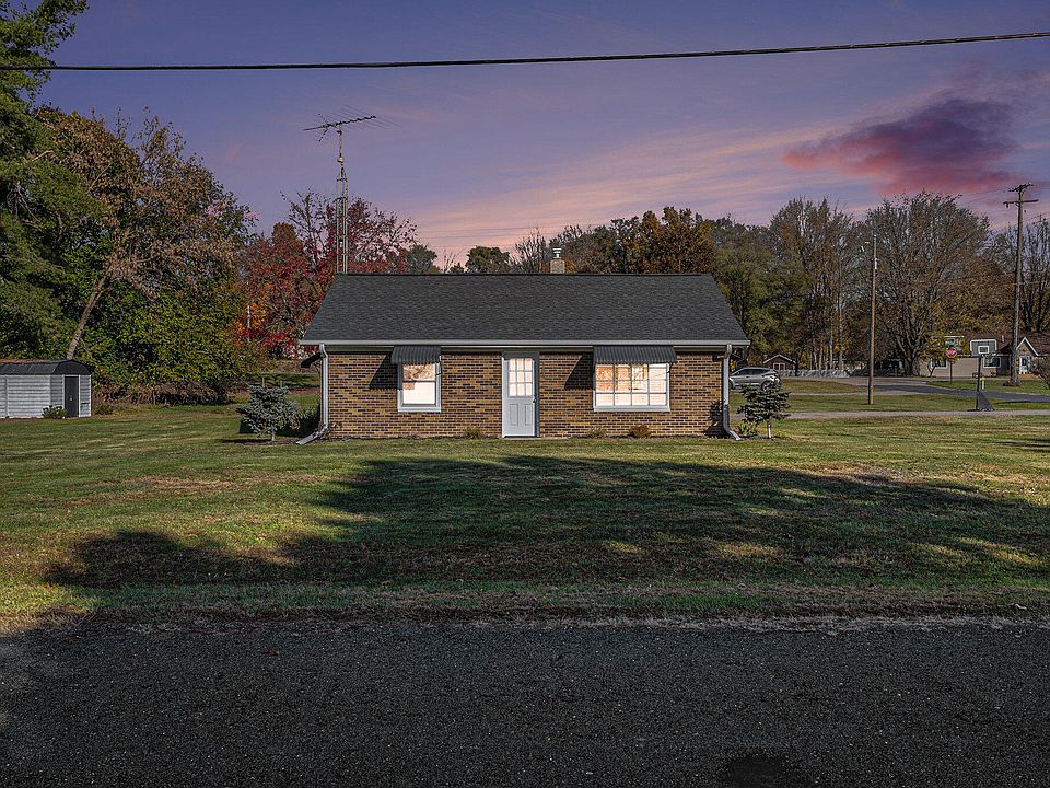 1st image of 104 Quail St