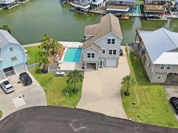 1315 Wahini St, Tiki Island, TX 77554