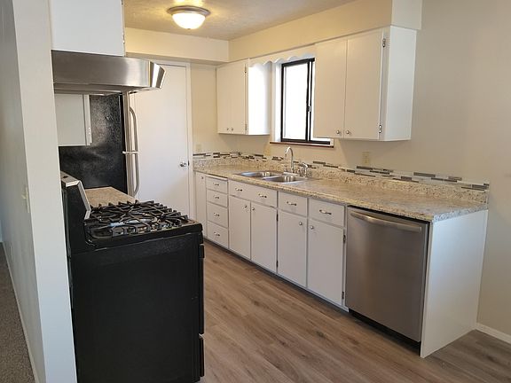 3rd image of 1505 E 1st Ave
