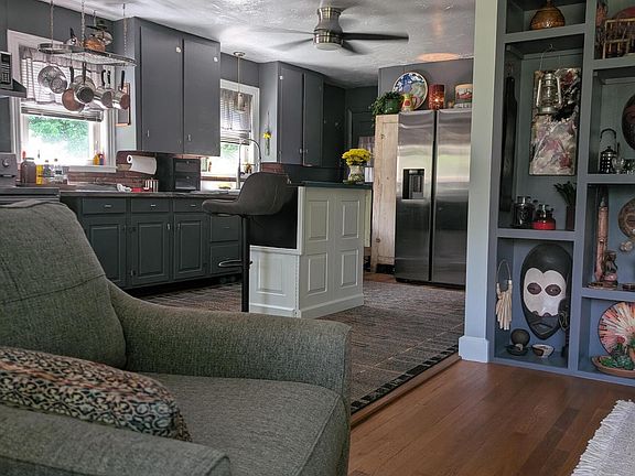 3rd image of 1232 Riverside Drive